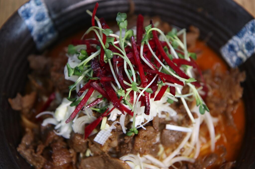 中洲で人気のもつ鍋とちゃんぽんの麺はどこで楽しめる？