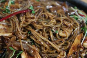 中洲でもつ鍋と博多ちゃんぽんのシメに最適な食べ方は？