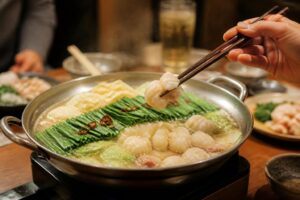 中洲でもつ鍋を楽しむためのホテルは近いの？